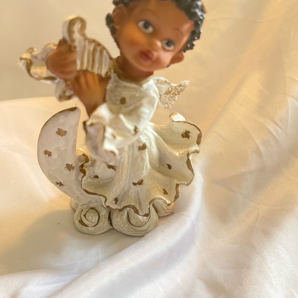 Angel - Picture 3 of 4